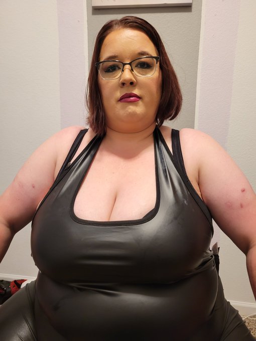 Going to be doing a shoot next Thurs at a hotel if anyone has any suggestions. https://t.co/FTj6iQa8<a href="/tag/newprofilepic"class="tags"><span>#newprofilepic</span></a>