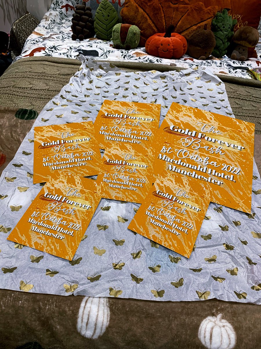 beauticoleex's tweet photo. The #twfanmily’s support so far has been unbelievable🥺 The fact that we can raise even more for the @BrainTumourOrg from my keepsake #goldforeverbash print with @TheCougz_ is such an honour💛 Please support if you can, whether you went or not! >> https://t.co/rJdyPFrDgD #gfbash https://t.co/jtyxoUB3LO