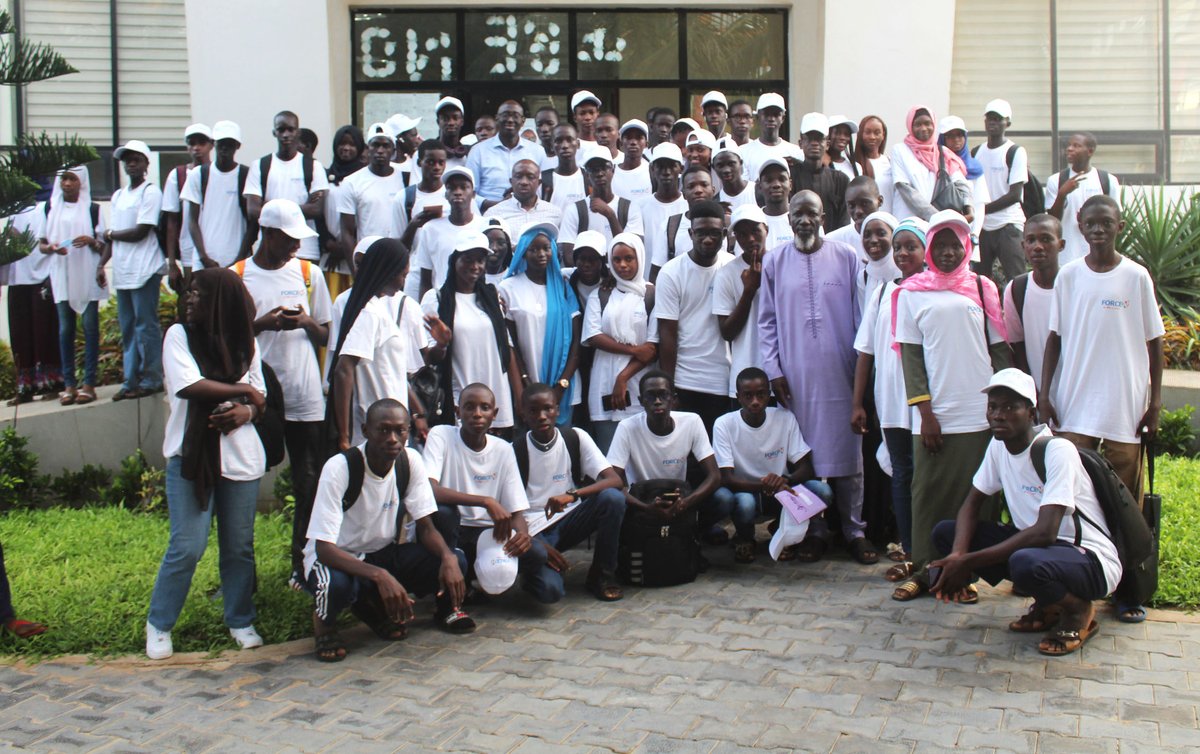 forcensenegal's tweet photo. La direction de FORCE-N a rencontré les apprenants du camp de vacances studieux ce jeudi 29 septembre à l'ENO de Mermoz. L'équipe est revenue sur le programme ainsi que ses objectifs.
#forcn #MastercardFoundation #YoungAfricaworks #stem #uvs #kebetu https://t.co/1Pu3oaz0ES