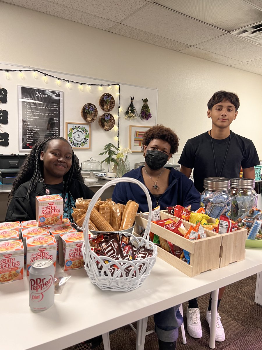 Check out our future business owners! Students learning how to operate a small business through snack and beverage sales 😁.