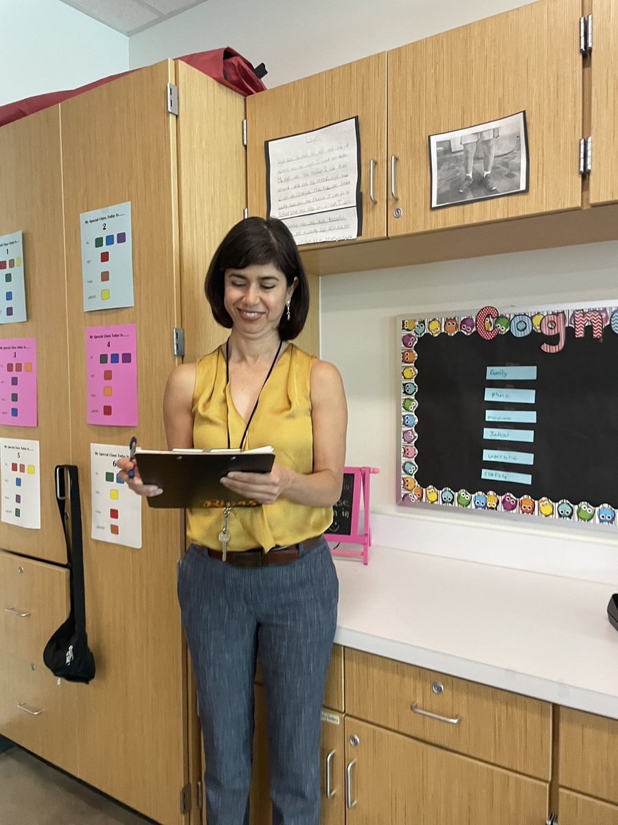 ThatLittleLady's tweet photo. Working in Ms.Rentas’ class @DocKerleyES #duallanguage #bilingual @HuttoISD https://t.co/8n2PRu3Wl1