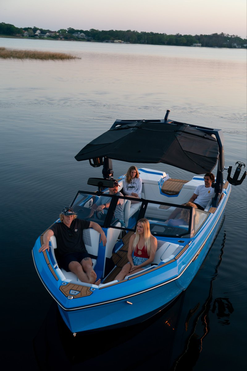 NautiqueBoats's tweet photo. Get to know the 2023 Super Air Nautique S23: https://t.co/VixHTBYQ6J https://t.co/UXGigdw16z