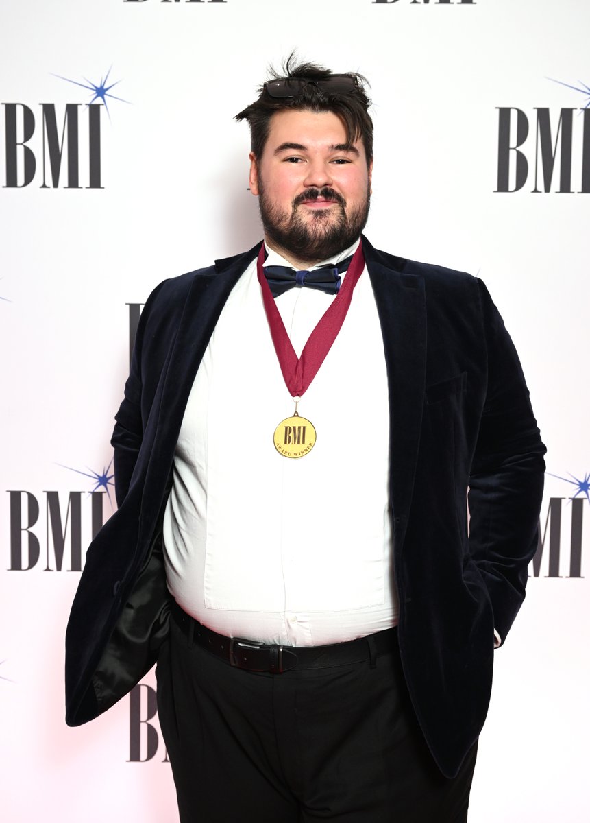 BMILondon's tweet photo. Check out @Yamurai_GG at the #BMILondonAwards! 🎶💙 https://t.co/BqBc3wPBJU