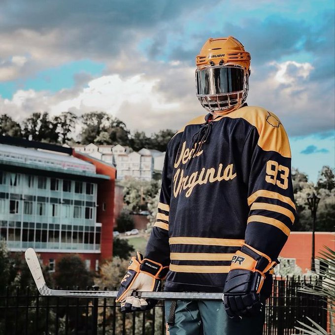 BR_OpenIce's tweet photo. College hockey is stepping up the jersey game 🔥😎 https://t.co/sPoB1SkEQH