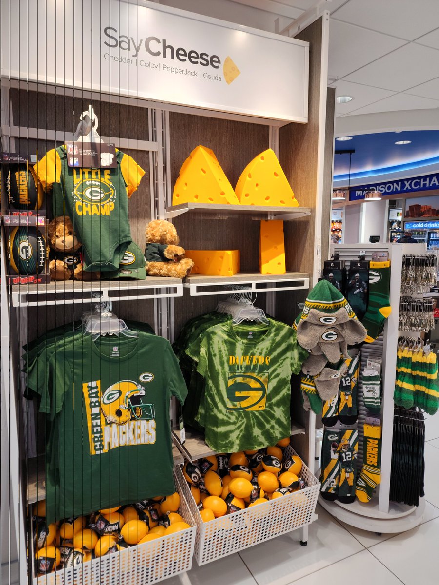 embiggened's tweet photo. You know you're in an airport in Wisconsin when...
✈️🇬🇧💚💛🏈
#KeepCalmAnd #GoPackGo https://t.co/4PlYWWB4rF