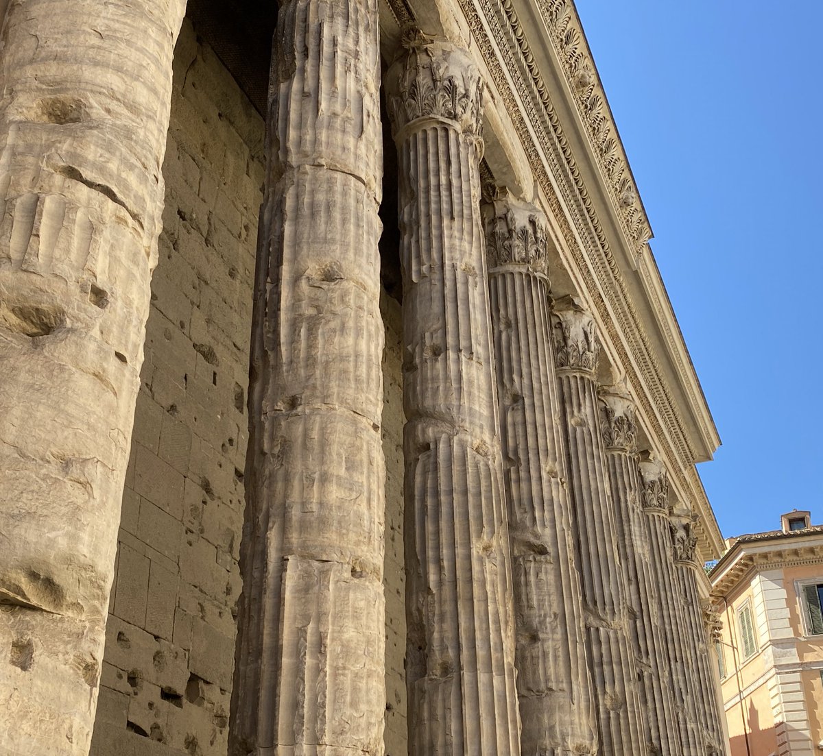 Spent the morning outdoors to enjoy enjoy the glorious weather in #Rome ☀️ #Italytravel