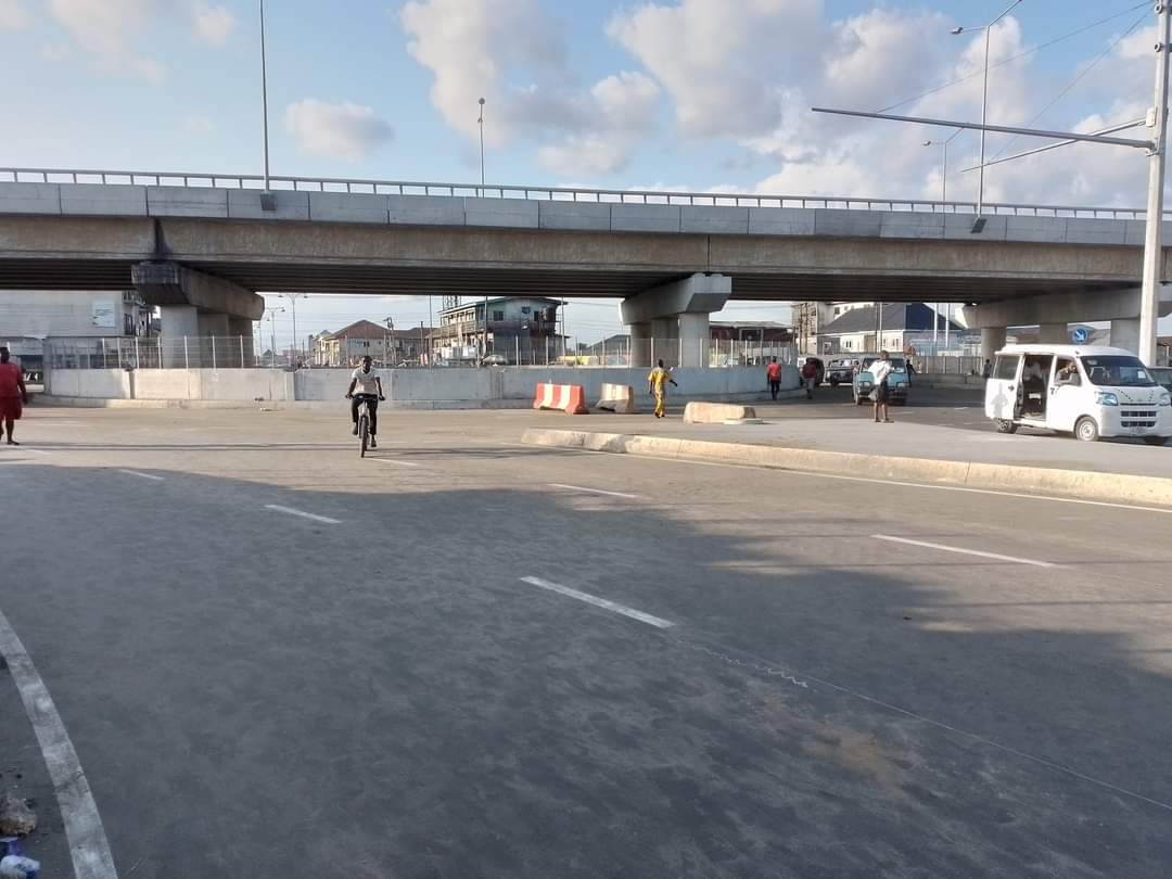 sograns's tweet photo. Nkporlu OroWorukwo Fly-over coming on stream soon.
#WorksOfWike
#QualityProjects
#ProjectCapitalOfNigeria
#builttolast
#Mow
#cityofflyovers
#cityoflight https://t.co/e77pWyXlJ3