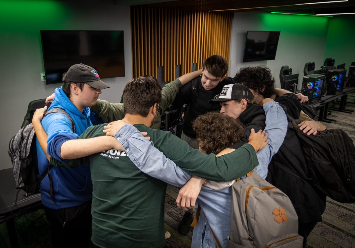 BobcatEsports's tweet image. Think it's a big day for us already? It's even bigger.

OHIO Valorant team will take on @RedhawksGG in tonight's "Battle of the Bricks." We'll be doing gift card giveaways for those in attendance! @ESC_Conference 
🕐: 8 EST
🏠: OHIO Esports Arena
📺: twitch.tv/BobcatEsports