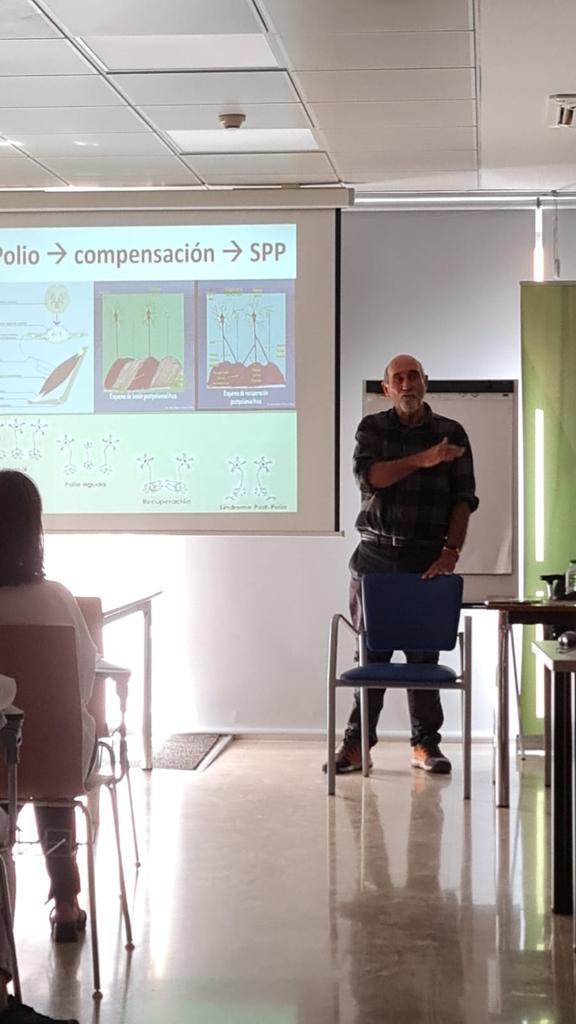 AsocAMAPyP's tweet photo. Hoy hemos dado una nueva sesión formativa, de nuestra Escuela de Salud CONOCER-T, en el Centro de Salud Jesús Cautivo, de calle Sevilla. La charla ha corrido a cargo del doctor José Andrés Salazar Agulló. Gracias al personal del  @CSTrinidadJC por su interés y atención. https://t.co/O1HIOfa5tl