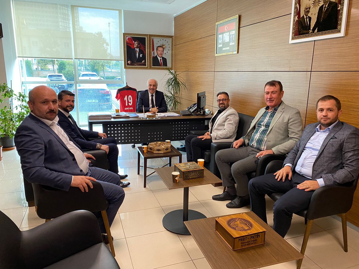 Zeki Gül (@zekigulbb) on Twitter photo Manisa MÜSİAD Başkanı Abdurrahman Rüzgar ve yönetim kurulu üyeleri hemşehrimiz Sefa Kellegöz ile birlikte Bakanlığımızda ziyaretimize geldiler. Yapacakları yatırım ve istihdam ile ilgili görüşmeler yaptık. Ülkemize yatırım yapan iş adamlarımıza başarılar diliyorum. <a href="/AbdrRuzgar/">Abdurrahman Rüzgar</a> Manisa MÜSİAD Başkanı Abdurrahman Rüzgar ve yönetim kurulu üyeleri hemşehrimiz Sefa Kellegöz ile birlikte Bakanlığımızda ziyaretimize geldiler. Yapacakları yatırım ve istihdam ile ilgili görüşmeler yaptık. Ülkemize yatırım yapan iş adamlarımıza başarılar diliyorum. <a href="/AbdrRuzgar/">Abdurrahman Rüzgar</a>