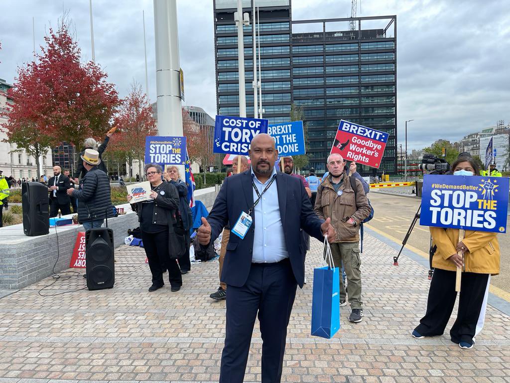 atticrahman's tweet image. #CPC2022 Day 3. They don’t seem too happy to see me…. 👀
