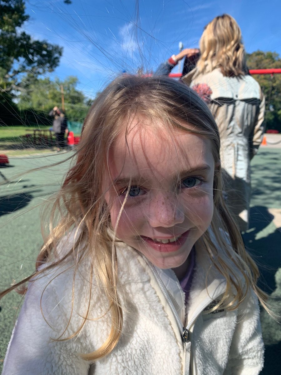 Got static electricity? We found some on the playground! <a href="/LakeForestSD67/">Lake Forest School District 67</a> #scienceisthebest
 #sheridanshiines #findingjoy67