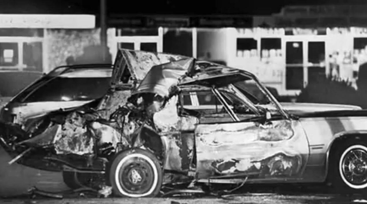 eatinglasvegas's tweet image. Drove past explosion, minutes after it happened on east Sahara (outside Tony Roma's)....remember seeing  smoke and wondering WTF just happened. 10-5-82. How Lefty lived to a ripe old age is a miracle. #mobbedup #LasVegas