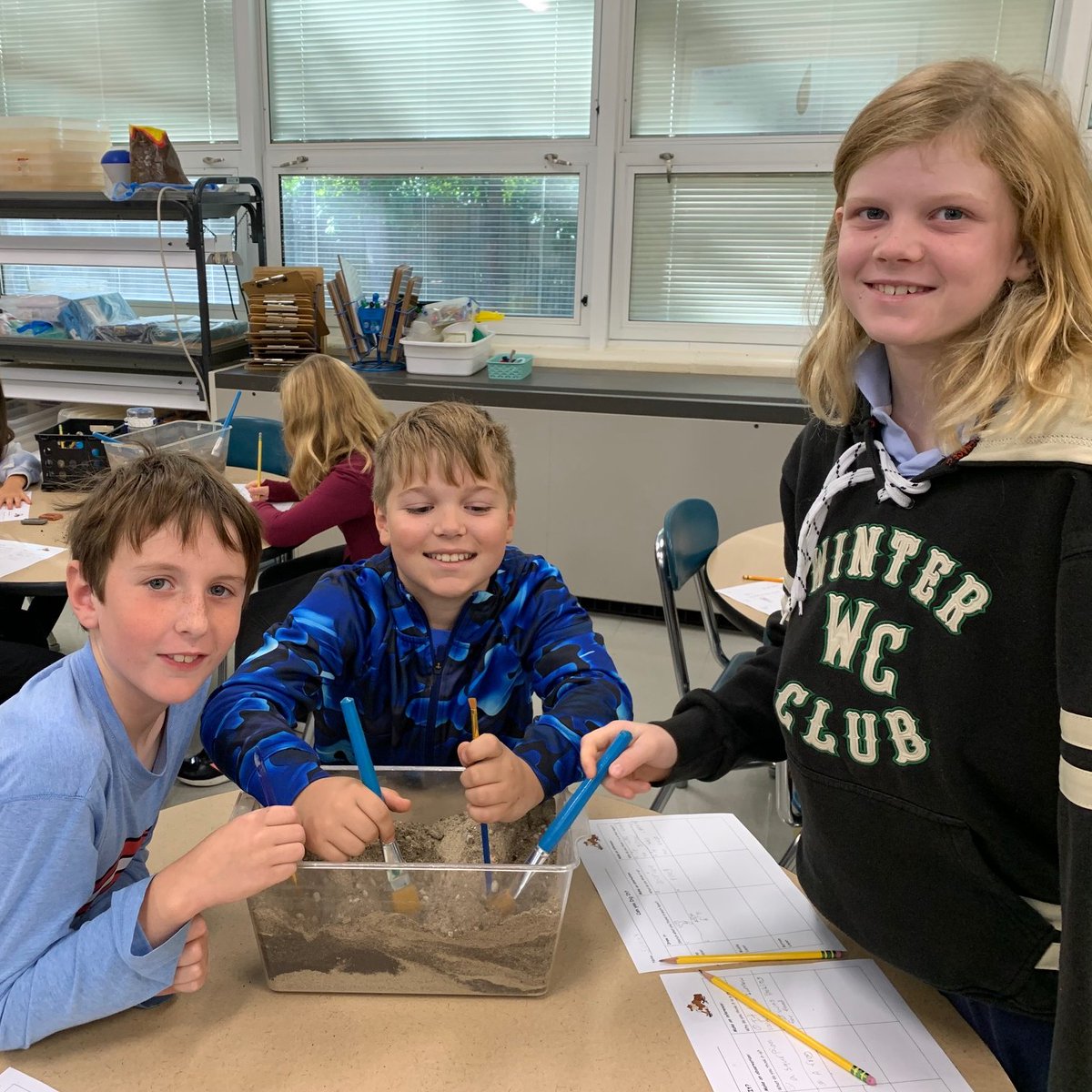 Caution! Paleontologists hard at work! 4th Grade excavated fossils today! <a href="/LakeForestSD67/">Lake Forest School District 67</a> #scienceisthebest
 #sheridanshiines #findingjoy67 #scienceisthebest