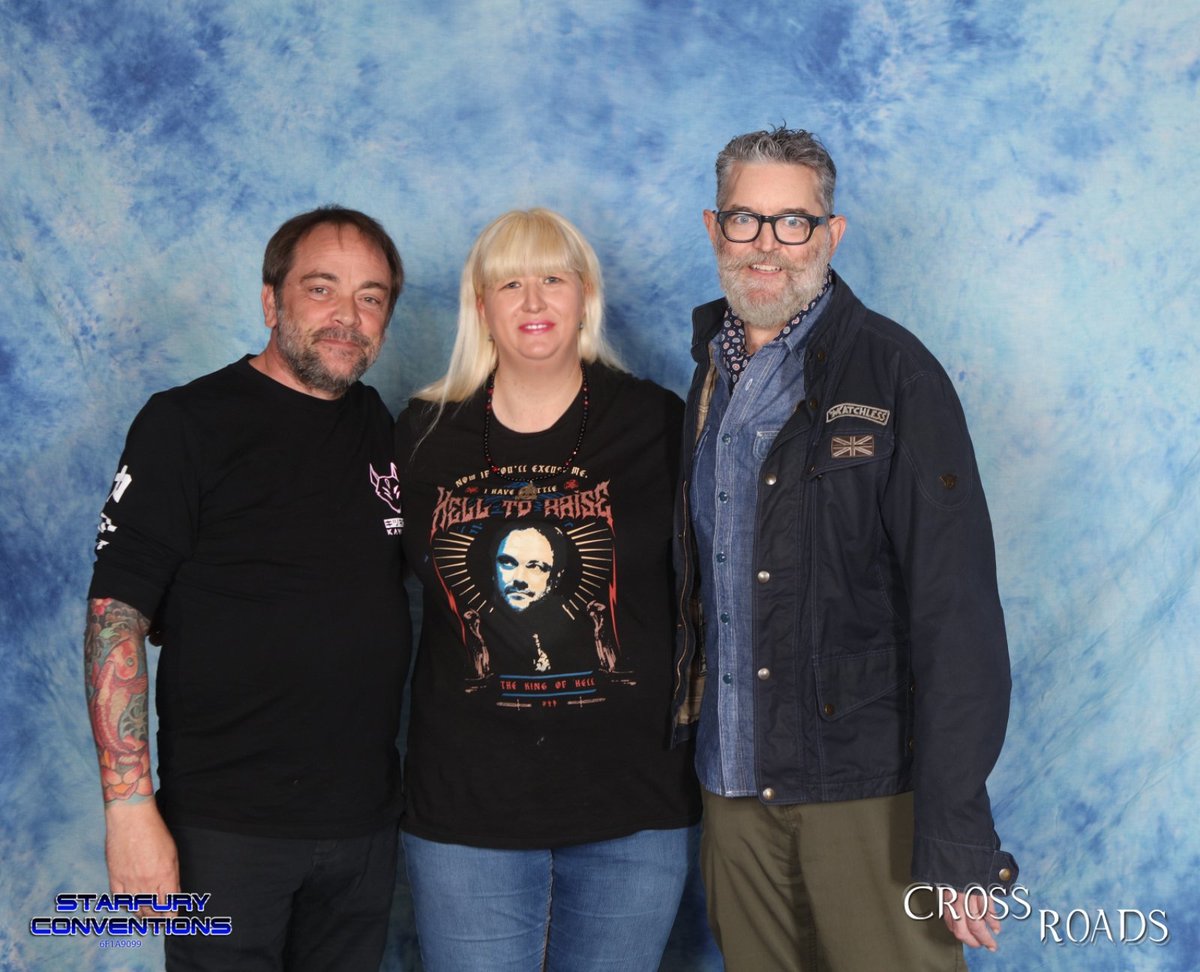 DragonEmbers's tweet photo. My digital photos from last weekend. (The colouring is definitely better on these ones!) 

@Mark_Sheppard @Omundson #StevenWilliams @starfuryevents #CR5 #Supernatural #Crossroads5 https://t.co/VzogAUyTqb