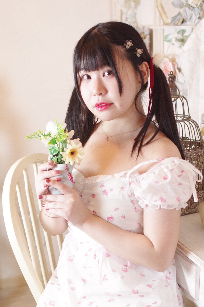 nakan0n's tweet photo. 欧州はまだ #天使の日
はるるさん #ポートレート
#赤城はるか #ATLEPY 赤色
#PENTAX #K3II #FA35 https://t.co/XsKCTl0lyY