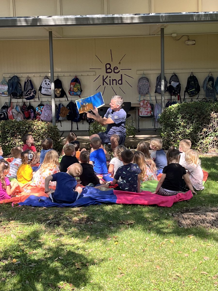 Beautiful day for a story outside #Parktastic #ParkviewSTEM