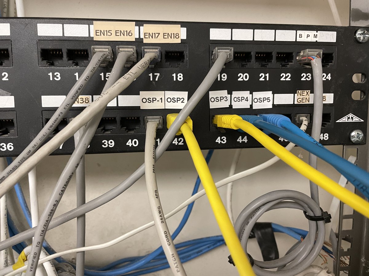 JacksonTechCo's tweet photo. Ran for new lines from the store manager's office to corporate cubicles, activate and test.
#JCCHelp #JCCcares #lowvoltagecabling #lowvoltagetechnician #cablingjob #officecabling #networksystem #networkcabling #business #structuredcabling #internet #connectivity #TechTuesday https://t.co/LAw4m90Rbi