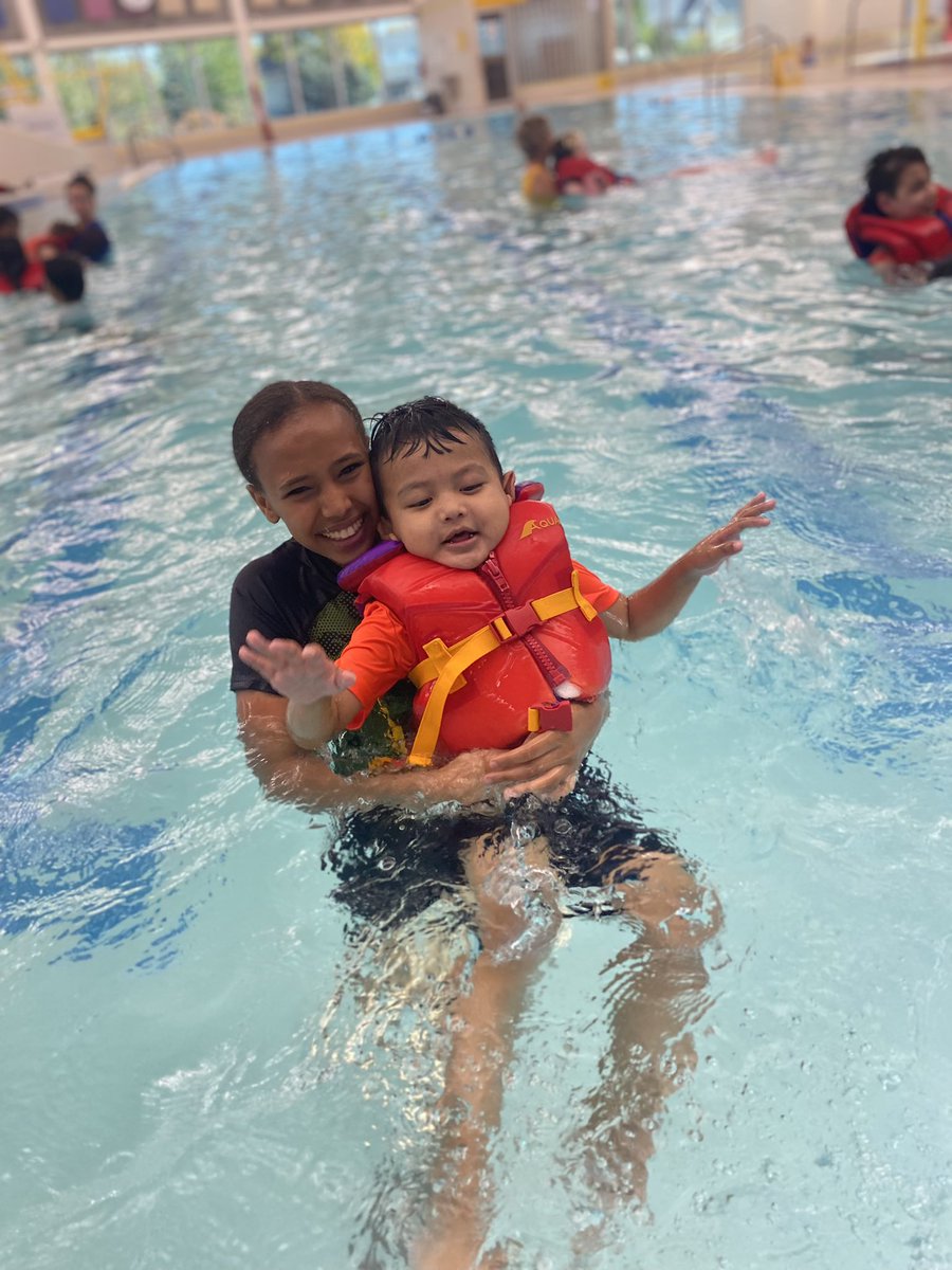 StFaustinaRCSD's tweet photo. Weβre back at the pool and weβre loving it! Huge thank you to @StAugustineRCSD grade 7/8 class for volunteering to be our swim buddies this week #wearercsd @RCSD_No81 https://t.co/mJ3RAx2MFy