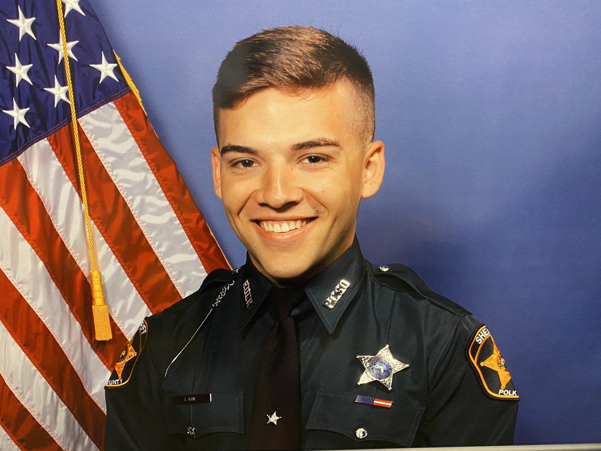 JoshRojasBN9's tweet photo. Polk Sheriff says two deputies fired at Cheryl Williams, 46, after she pointed a BB gun at them inside a mobile home. Sheriff said one of the rounds went through an exterior wall and killed deputy Blane Lane, 21, who was in a tactical position outside. @BN9 https://t.co/ahDNrQRDeY
