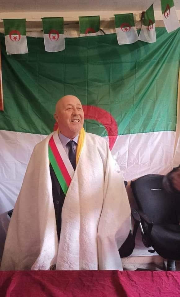 epsilonov71's tweet photo. مباشر:🇩🇿🇩🇿
4 أكتوبر:
توفي عشية اليوم المناضل والأستاذ في اللغة الأمازيغية بجامعة تيزي وزو، مهنة بودينار.
الراحل كان يشغل قبل وفاته منصب رئيس بلدية يطافن بدائرة بني يني ولاية تيزي وزو.
رحمه الله. https://t.co/nXHEoTYydK