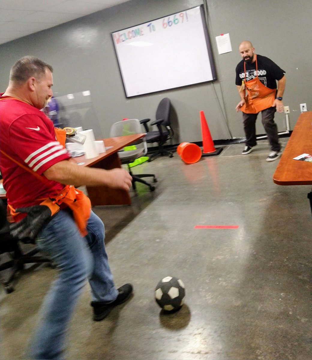 C. A. M. '22... Having a great Game Day today in Antelope. Showing our Front End some well deserved love. Thank you All for what you do.
#D172Proud
#PacNorthProud