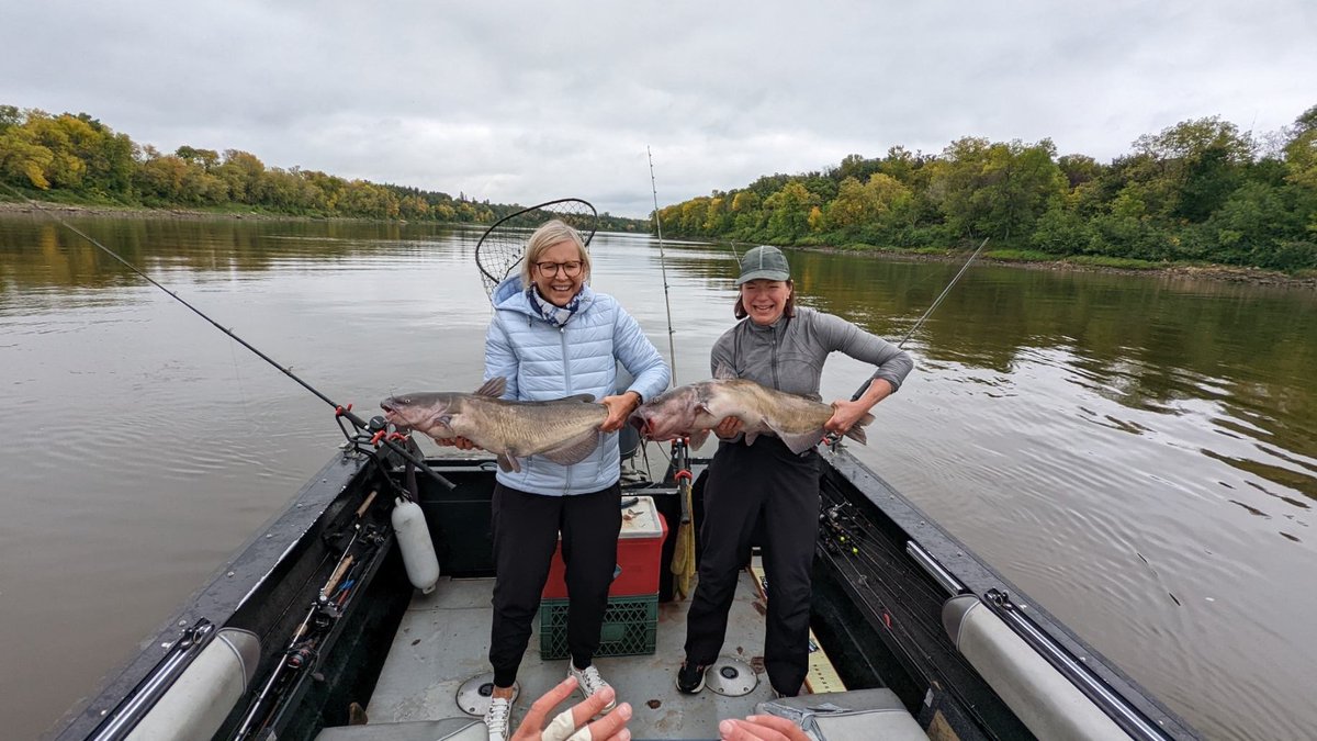 We were in Winnipeg for Chamber Plan Employee Benefits National Conference hosted by the amazing folks of the Johnston Group. One of the activities was catch-and-release Cat Fishing on the Red River - talk about a handful!! 🐟