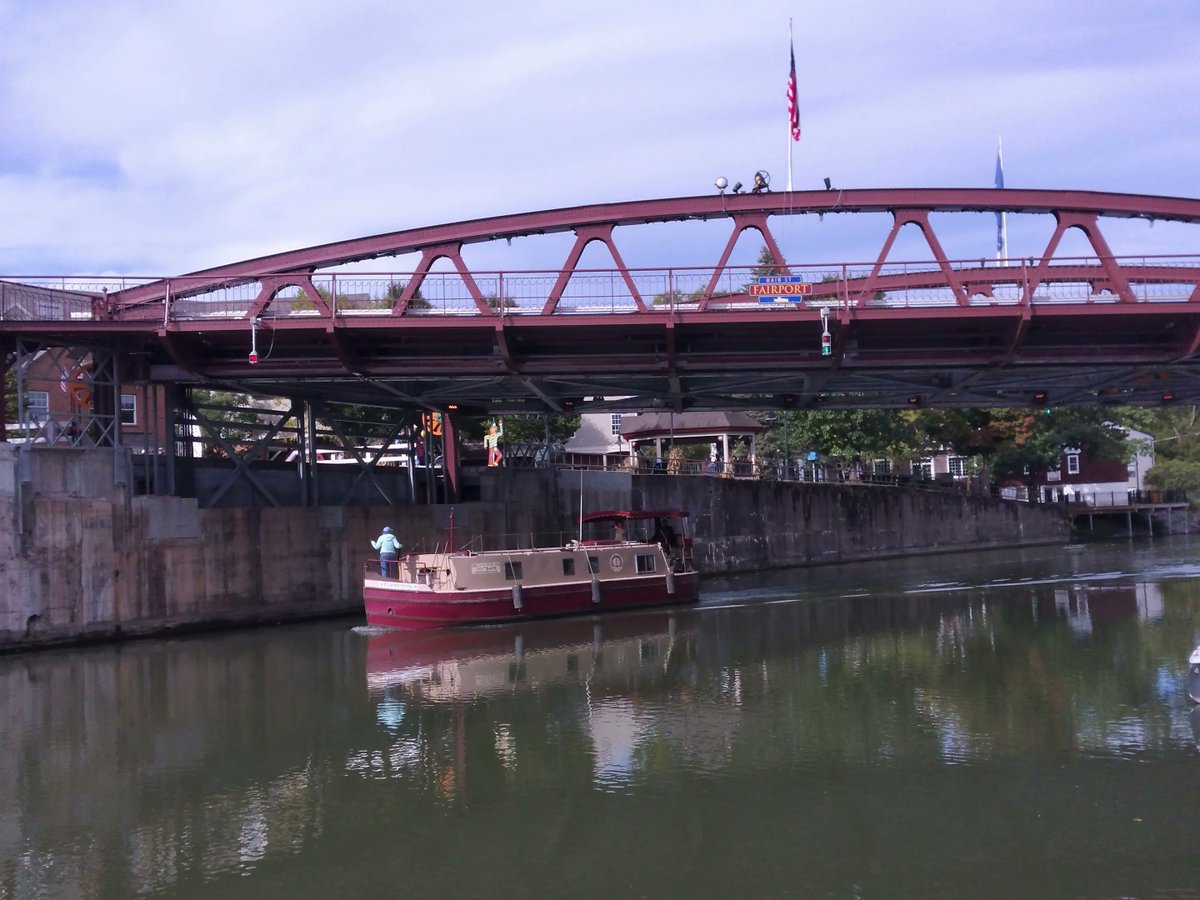 Some pics from this morning’s 4 miler in Fairport, NY 🏃‍♂️🏃 #run #runner #running #SeenOnMyRun #OnTodaysRun