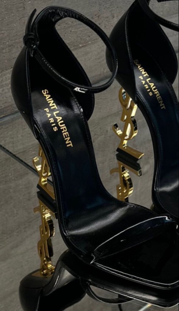 SelectOutfit's tweet photo. ysl heels https://t.co/euLhZ5CQZz