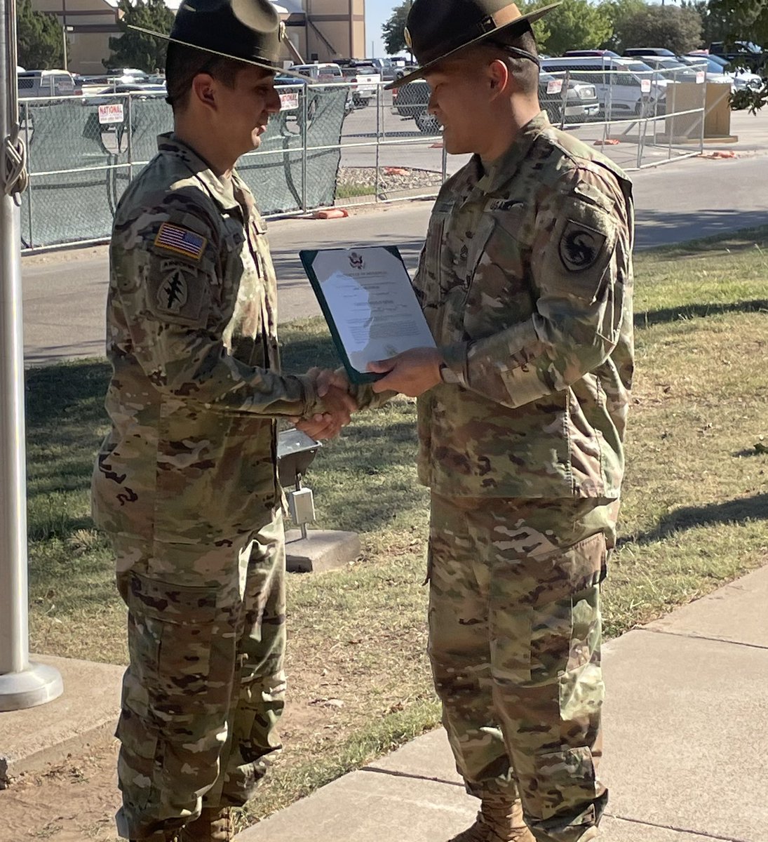 Raptor_6_'s tweet photo. Congratulations to SFC Acosta on his promotion into the senior enlisted ranks; well deserved! #peoplefirst #leaderdevelopment @USAICoE @PhoenixBDE_6 @PhoenixBDE_7 @SentinelSix @SentinelSe7en @Anarchy_VII @Anarchy_VI @ColdCobra_7 @ColdCobra_6 https://t.co/wtNii21nME