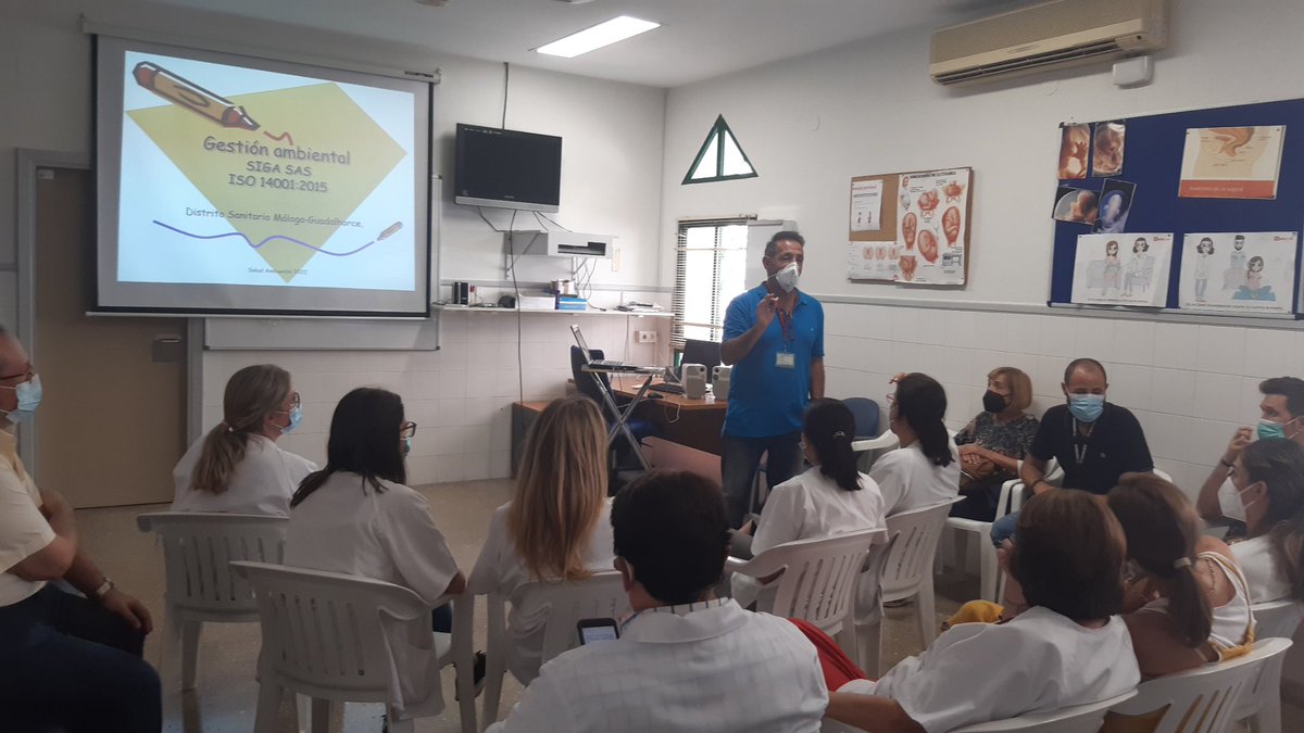 delatorrepaco's tweet photo. Reanudamos las sesiones clínicas del departamento de Salud  Ambiental de @SaludAPMalaga en centros sanitarios  con mi compañero @EnriqueCobaleda . Hoy hemos estado  en Centro de Salud Delicias. 
Agradecemos a todos su interés y la masiva participación de todos sus profesionales. https://t.co/mXT6cZES5I