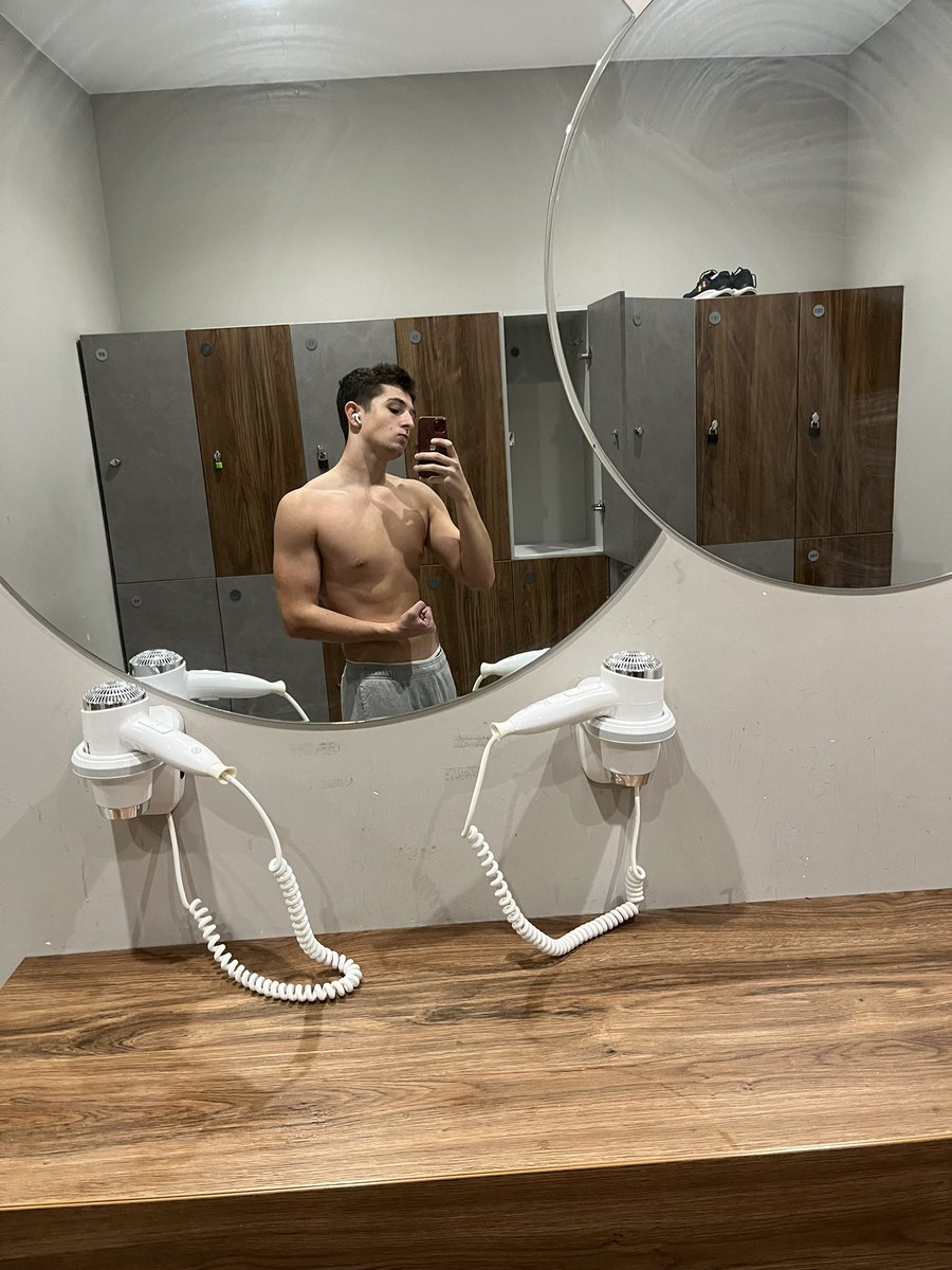 alexstankovv tweet media