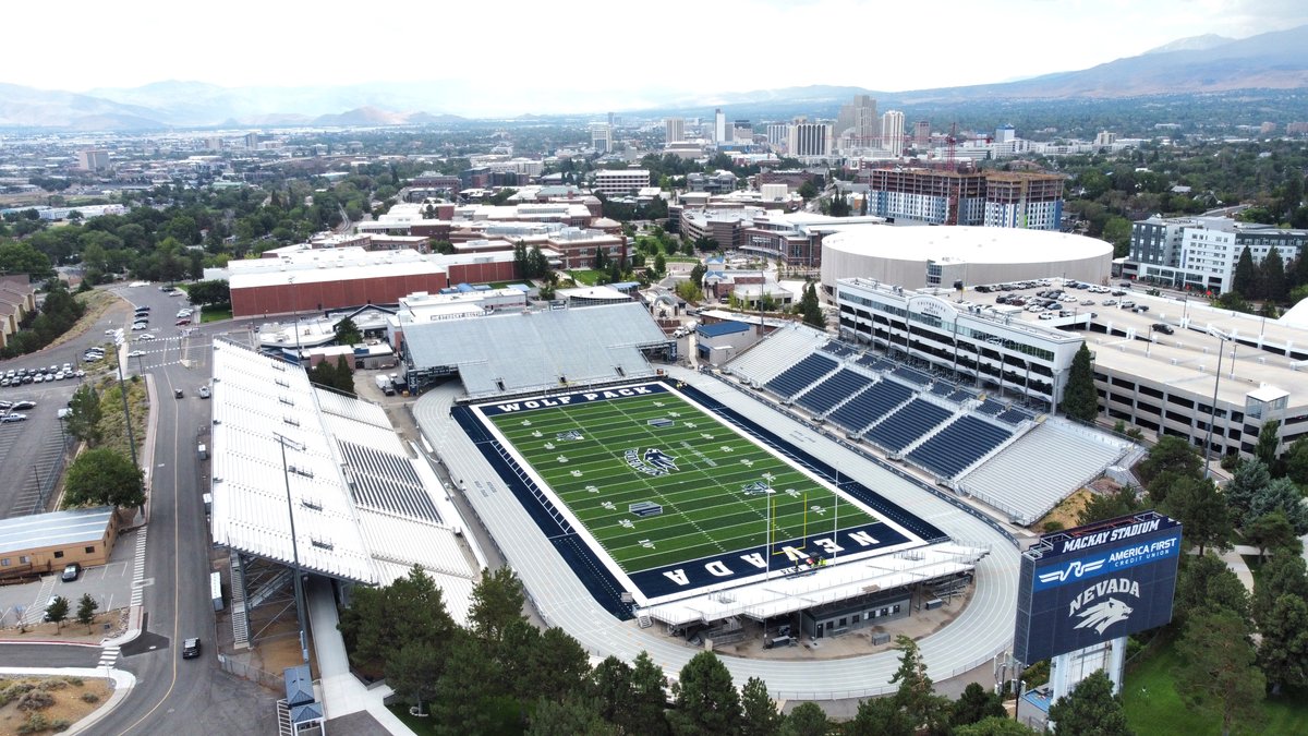 University of Reno MacKay Stadium Has a New Football Field! 

lloydengineers.com/news/universit…

#HomeisNevada #GoPack #BattlebornBlue #JoinOurHunt #greenfieldsusa #lloydconsultinggroup #lloydsportsandengineering #lloydengineering