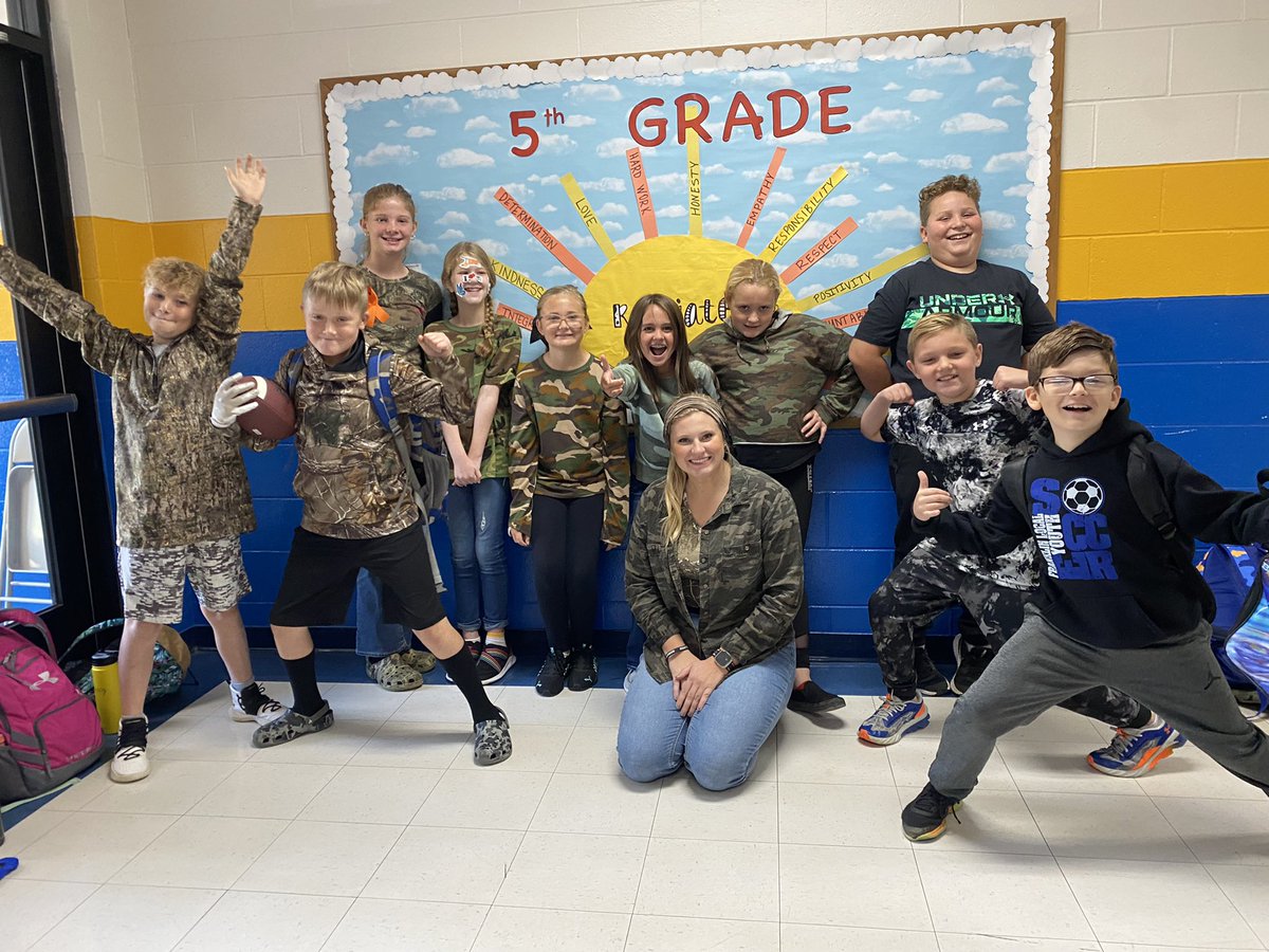 MissBurkhardt5's tweet photo. Spirit Week Day 2: Camo Day🟩🟫 https://t.co/NyTm7Rvdqz