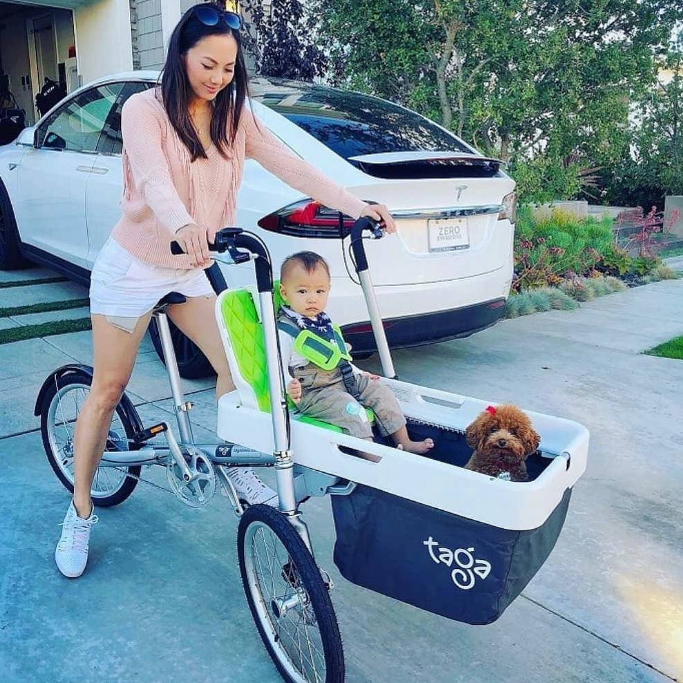 DonnoBikes's tweet photo. Divertimento in bicicletta 😏
Con Taga, è garantito

#tagabike #tagabikes #cargobikes #cargobike #donnobikes #bicicletta #electricbike https://t.co/Q8k5oFW910