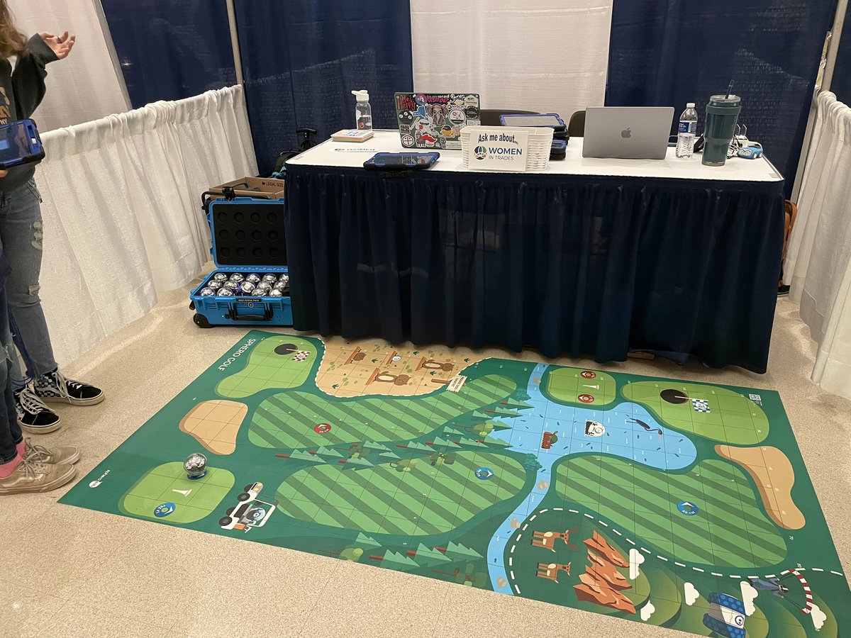 SMILELearning's tweet photo. Learning about #Robotics with @SpheroEdu at the #CTEfair! @WSWHEBocesMS @WSWHEBOCES #WomenInSTEM #womenintrades https://t.co/JVJ8sBzakZ