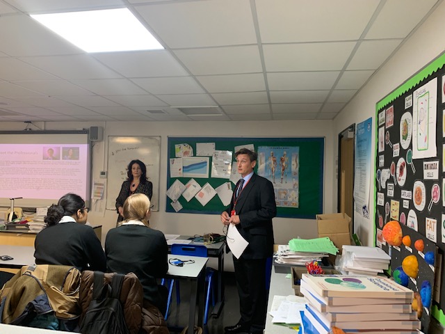 Wiseman6F's tweet photo. Enrichment Twilight Session, 
many thanks to Prof Susan Edwards and Jack Talbot, Barristers from Red Lion Chambers for delivering an excellent talk on the career in Law and the difference between solicitors and barristers. The highlight was seeing the traditional gown and a wig. https://t.co/JpLk8BHLjQ