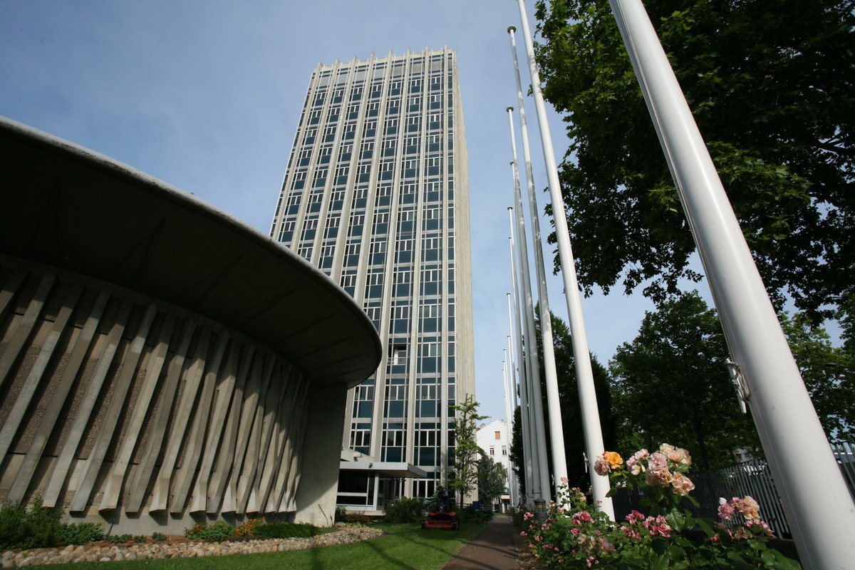 We gathered in our auditorium one last time to say👋 to the IARC tower, our home for the past 50 years.
We look forward to welcoming you to our Nouveau Centre from 2023 – a celebration of #OpenScience &amp; a new chapter in our mission to create a🌍 where fewer people develop #cancer