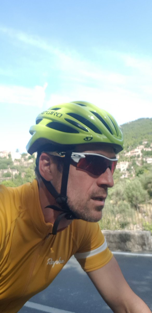 DoktorWeigl's tweet photo. Mich haben gerade 2 Rennradfahrer in Valldemossa, Mallorca auf meinen Ratgeber angesprochen. Wie toll sie diesen finden und sie ihre Ernährung umgestellt haben und auch endlich verstehen welchen Input/Effekt Nährstoffe und Lebensmittel haben.
DANKE
https://t.co/GkbadKXeNw ✅ https://t.co/u5QNhgbDgM