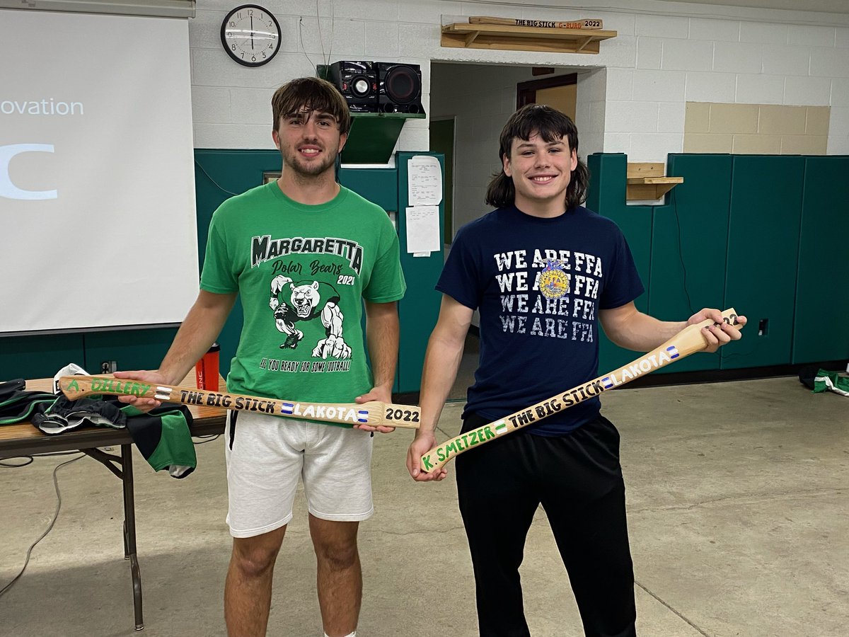 BIG STICK WEEK 7 (x2)‼️

<a href="/AustinDillery/">Austin dillery</a> and <a href="/kainesmetz5/">kainesmetz5</a> both take it home this week with a combined play 🏈

Great work, guys! 💪🏻