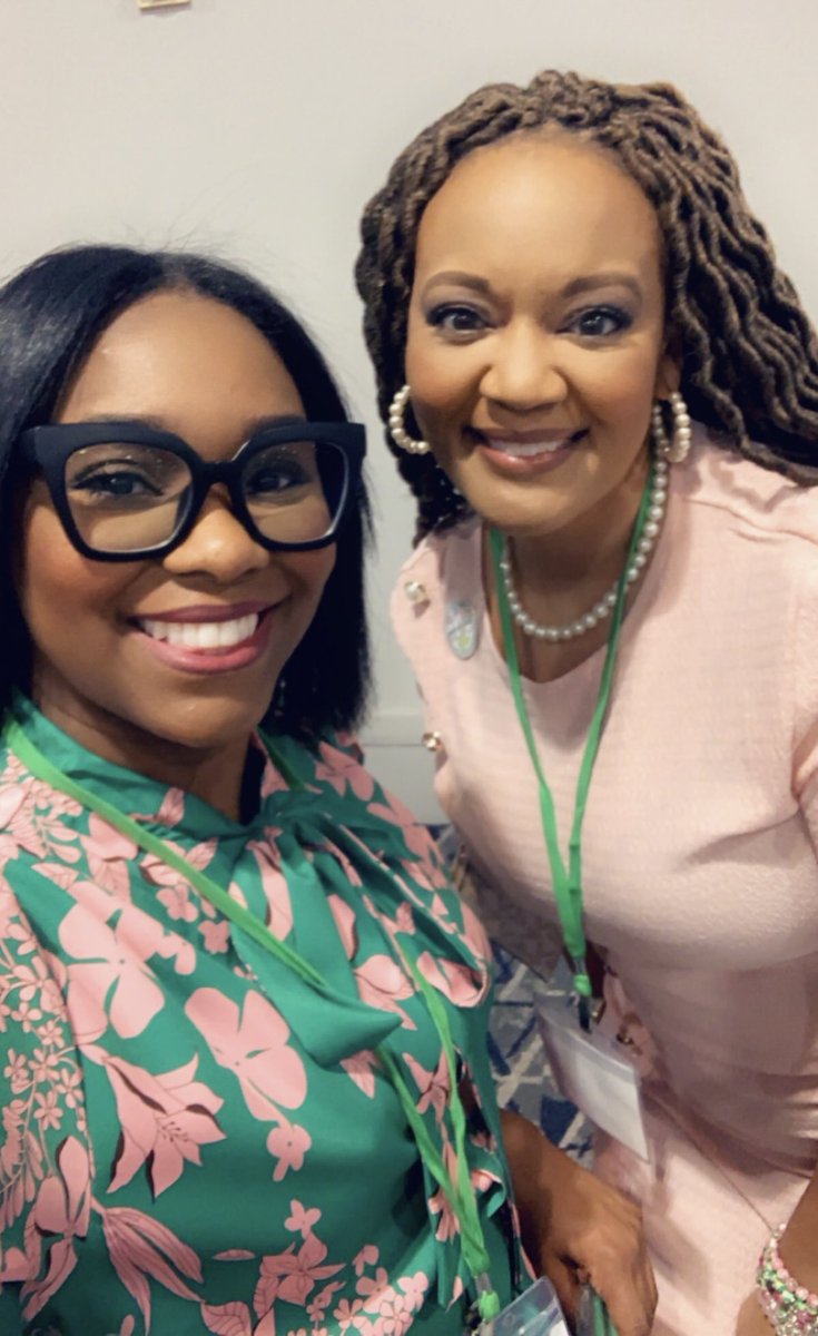 TiffTweets1014's tweet image. Had a chance to meet one of my “Twitter Sisters” in person at Alpha Kappa Alpha Sorority, Inc.SETX Cluster Retreat! It was so good to see you sis! 💕💚 Have a great week @E_Bennett4 #AKA1908 #AKAeducators #educAKAtors