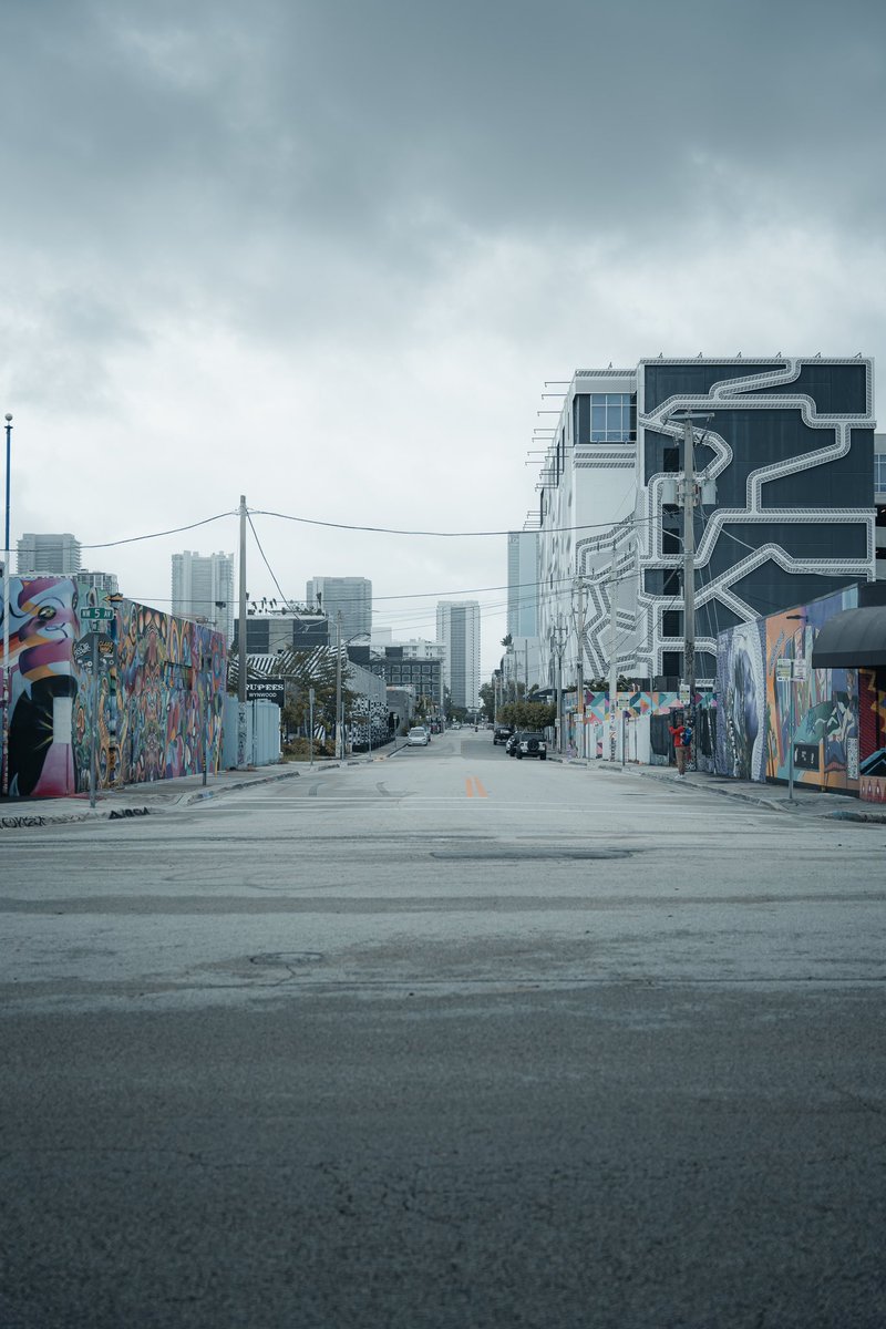 Shotbyserg's tweet photo. Miami street photography https://t.co/UdTcZvL5xi
