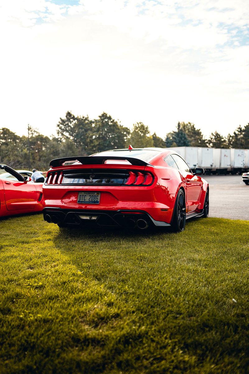 Cameron_Parmer's tweet photo. GT500s shouldve been based on the 18+ front ends.. https://t.co/vxZBcuvvCz