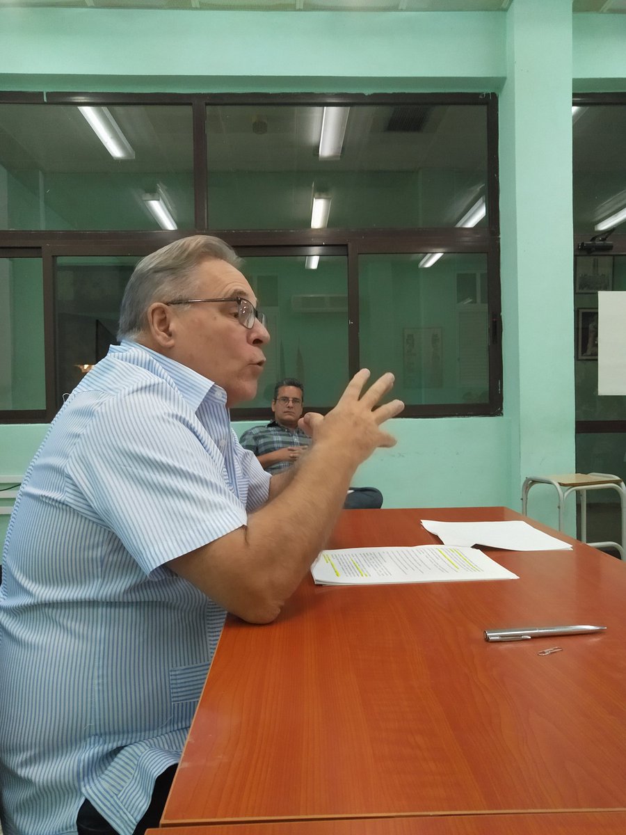 ArmandoRguezB's tweet photo. Sobre Sistema de Gestión de Gobierno basado en #Ciencia e #Innovación, intercambiamos con dirigentes del @PartidoPCC  en 21 municipios. El Dr. Jorge Núñez comparte experiencias asociadas al enfrentamiento a pandemia #COVID19, conducida por @DiazCanelB #Cuba #CubaPorLaVida https://t.co/4Rb2IJNuw4