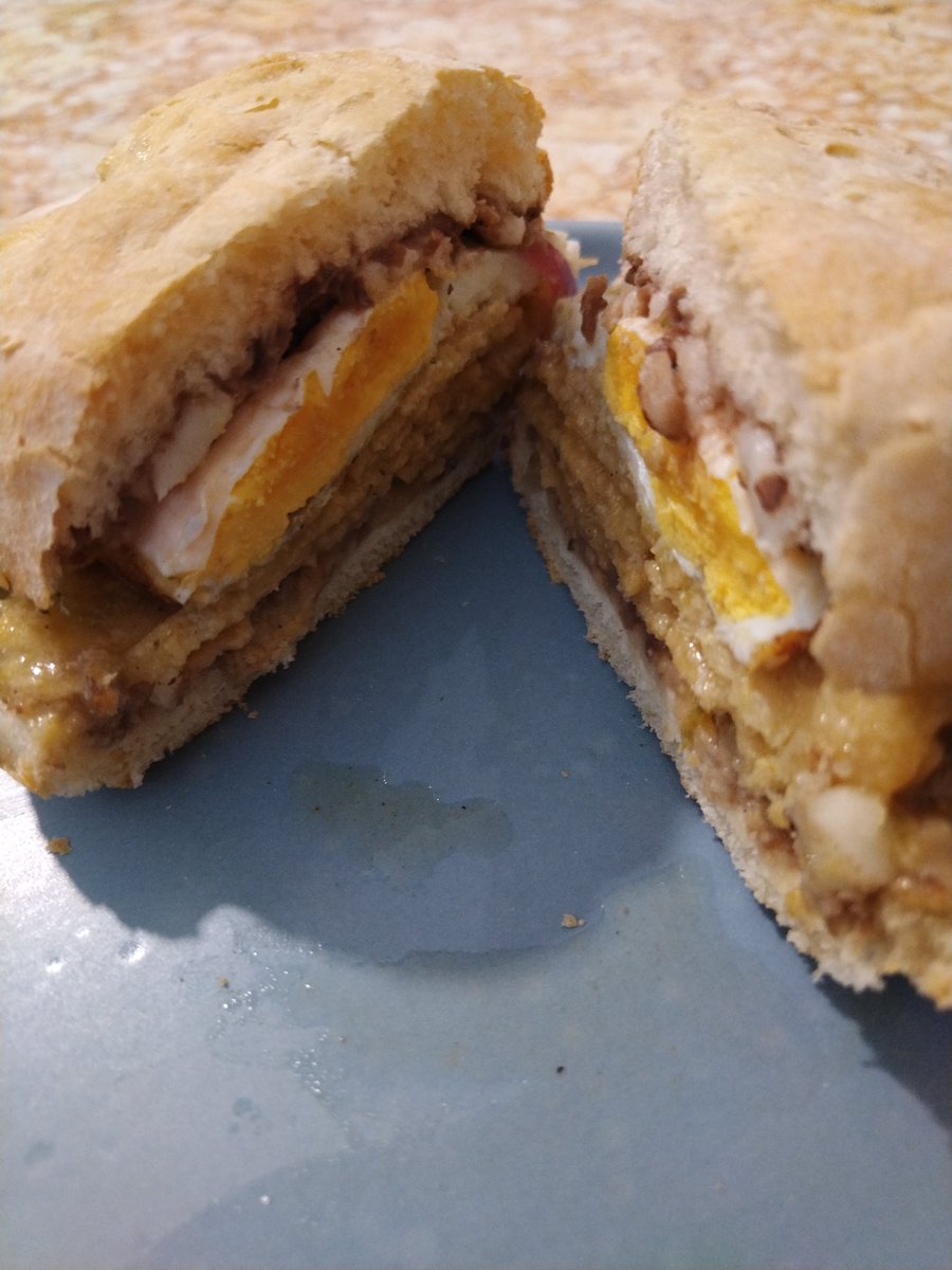 latazzadememo's tweet photo. Torta de chilaquiles verdes con huevo ciego... #desayunostazza #antojosTazza #slplife #slp #ColonialModernaSLP #CP78233 https://t.co/kqnNkOm64X