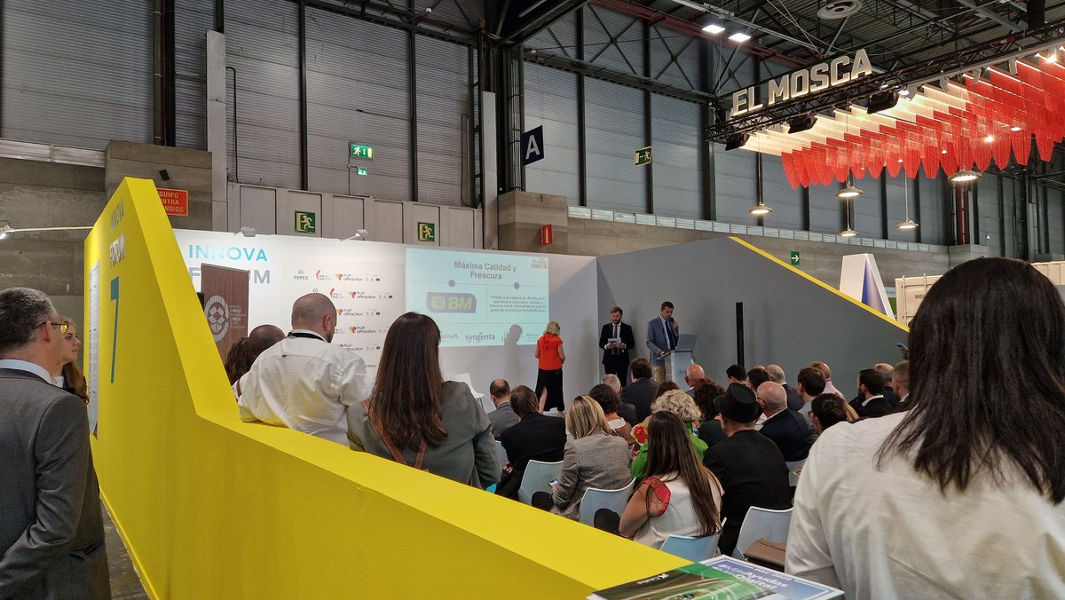 huerta_digital's tweet photo. 🆕 Un placer asistir un año más a los #PremiosConecta de @RevistaMercados en el Forum INNOVA 7 de #FruitAttraction22 🏆

Las buenas prácticas en la distribución de frutas y hortalizas deben ser premiadas 👏 👏 👏 https://t.co/Y5Gzk6fjYM