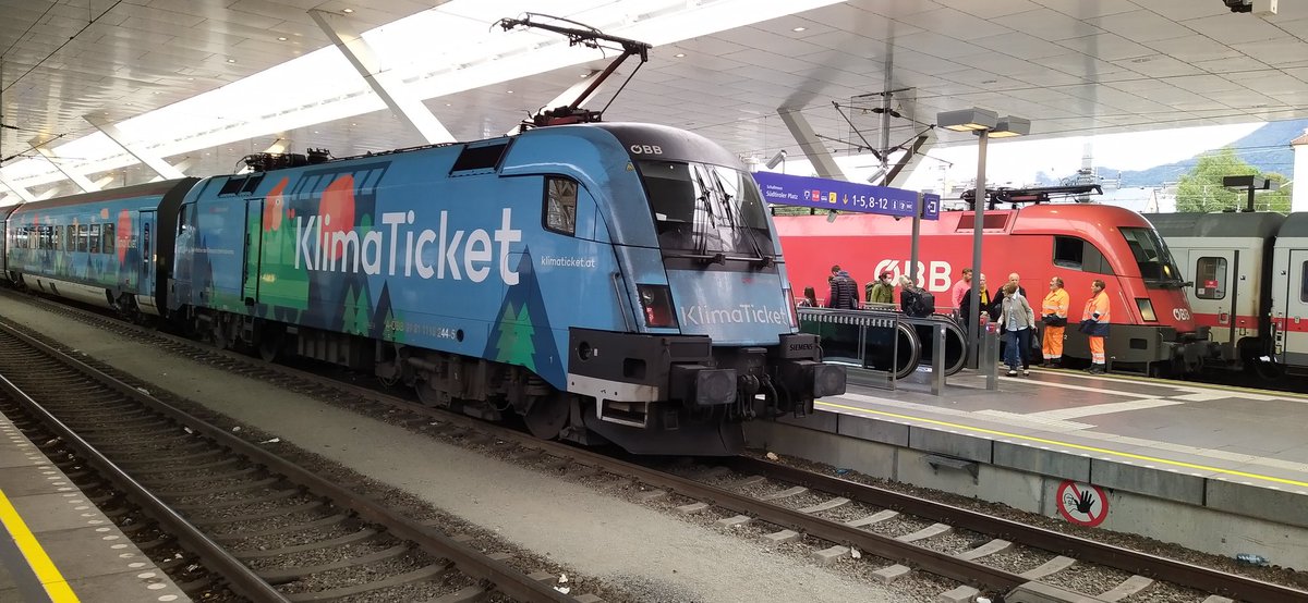 Schienenbuend's tweet photo. "Unbedingt kurzfristig 
... mehr 🚊 und neue Fahrten" 
🚌🚊
hält der #SPNV-Zweckverband #RoLPH Nord für nötig.
#9EuroTicket
Dort gibts,
was 🛤️
aus #LaDaDi n. Darmstadt fehlt:
Täglicher Takt30.
Fordern wir für:
RB75 AB-DA-WI
RB66 #Pfungstadt-DA
RE80 ERB-DA.
https://t.co/7zQSMJIY0c https://t.co/Xw1AtENvq8