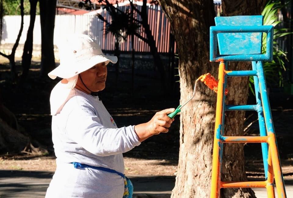 AytoCancun's tweet photo. Nuestras #BrigadasPorCancún realizan pintura general en 📍parque sobre calle Astros de la #SM41. 🎨

Seguimos trabajando en la construcción de un nuevo #Cancún.✅

#CancúnNosUne #CancúnLimpio https://t.co/09Fr2xL204