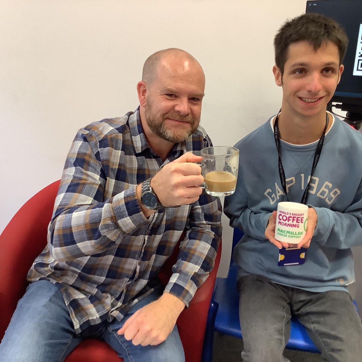 StMartinsDerby's tweet photo. @Horizons6thForm ran three very successful Macmillan coffee mornings, raising over Β£300! Students baked cakes, greeted customers and helped promote the event. They were friendly, professional and a credit to the sixth form, well done everyone! https://t.co/wyJRxDIeXb