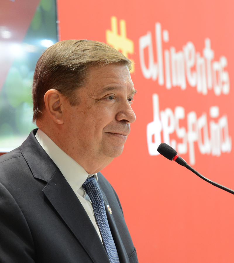 gobmapa's tweet photo. ✅ El ministro @LuisPlanas subraya las oportunidades de la nueva Política #Agraria Común (#PAC) para el sector de las #frutas y #hortalizas

🍇🍌🍋🍏🥦🍅 🥬 🍆 🍐🍑 

📌 Hoy, en la inauguración de la Feria @FruitAttraction 

https://t.co/eXtZJGP6cG https://t.co/5XS6649IVx